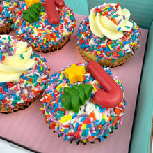 Load image into Gallery viewer, Christmas Party Cupcakes