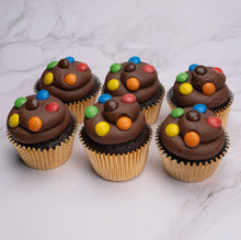 Load image into Gallery viewer, Chocolate M&amp;M&#39;s Cupcakes